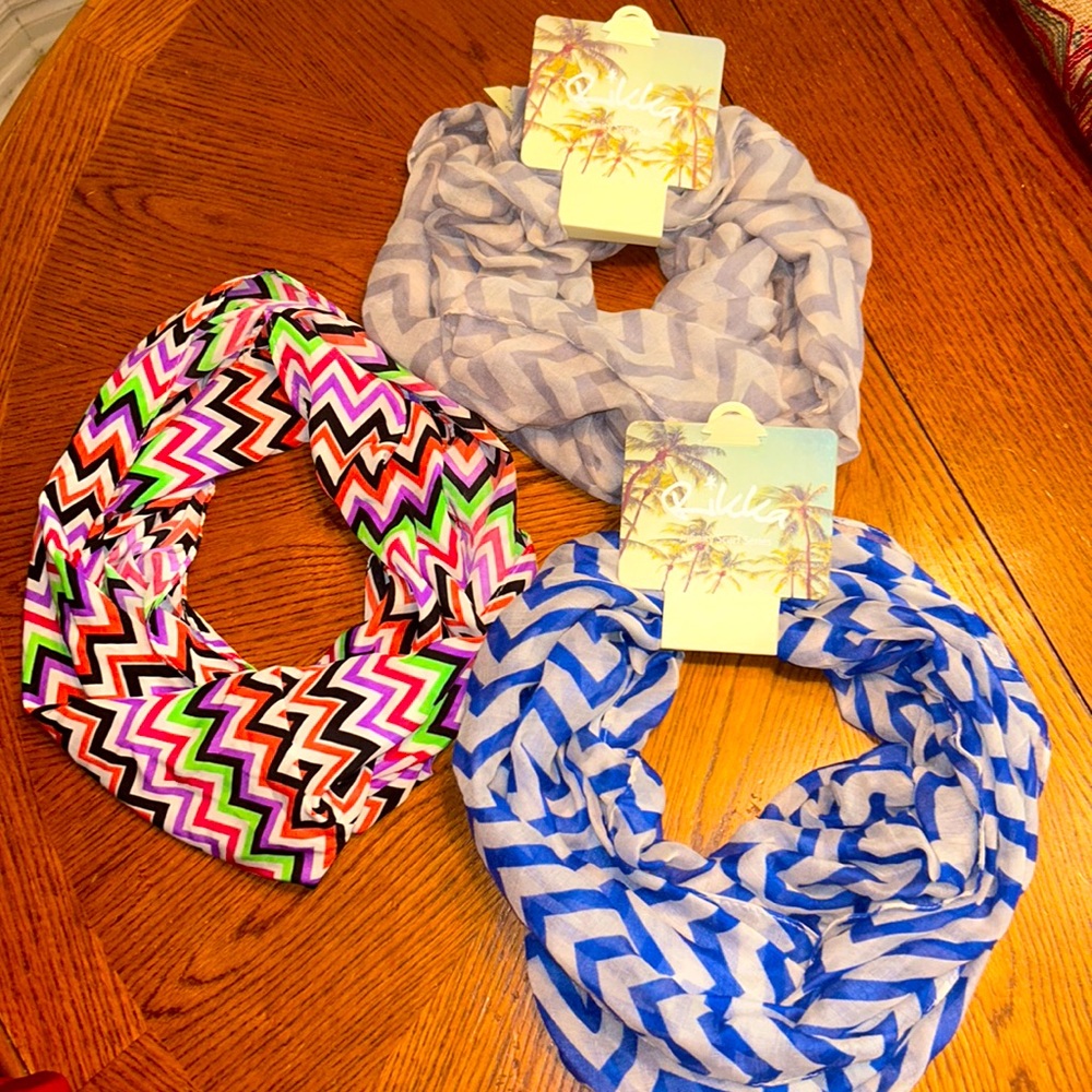 Lot of 3 INFINITY SCARVES🧣2 NWT by RIKKA 💙Blue Chevron & Gray Chevron🤍1 NWOT